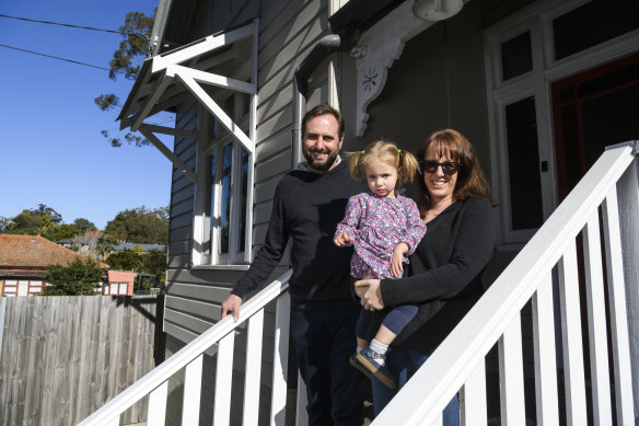 Marissa Parkin, Ian Stephen and their daughter Zadie will move to Britain as there is “no end in sight” for Australia’s restrictions.