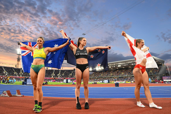 Gold medalist Nina Kennedy of Team Australia, Bronze Medalist Imogen Ayris of Team New Zealand and Silver medalist Sophie Cook of Team England.