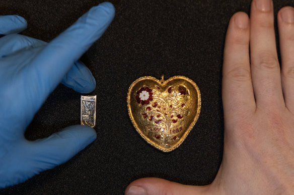 The chain with a pendant is linked with King Henry VIII and his first wife, Katherine of Aragon and a silver strap-end depicting a bird-like animal, dating back to the 14th century. Both objects were found by metal detectorists.