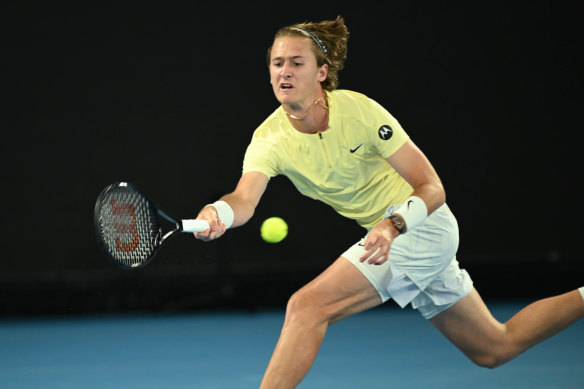 Sebastian Korda plays against Daniil Medvedev.