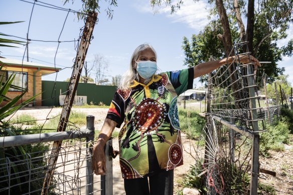 Gomeroi elder Elaine Edwards says she’s convinced some locals to get the vaccine, but not her own children. 