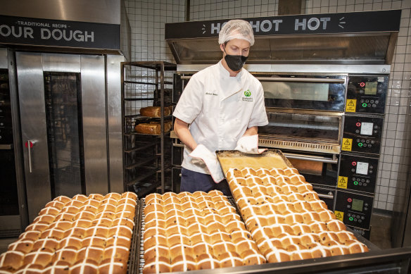 Hot cross buns in a Woolworths store in December 2021.