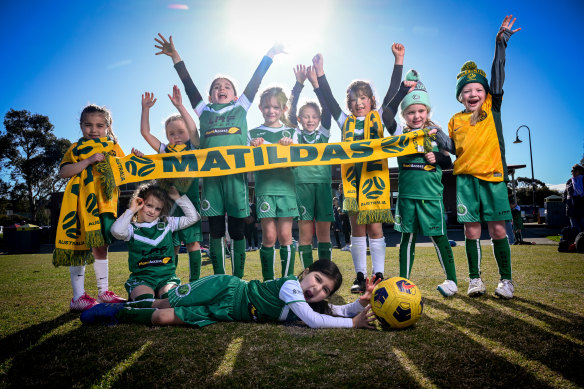 Young players from the East Bentleigh soccer club are barracking for the Matildas.