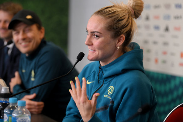 Ellie Carpenter shows journalists her manicured green and gold nails in Australia’s press conference before their World Cup quarter-final against France.