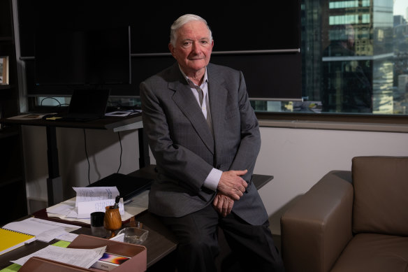 Former NSW premier Nick Greiner says a minority government would deliver worse outcomes on major policy issues.