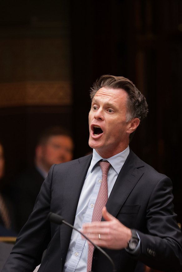 Fly in the chamber… Premier Chris Minns had to attend to an “urgent” matter in parliament.