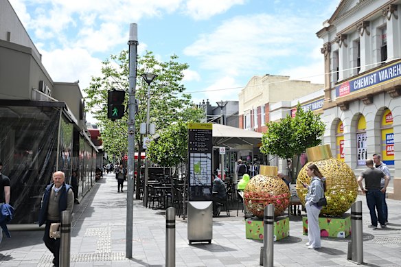Life in Oakleigh’s Eaton Mall.
