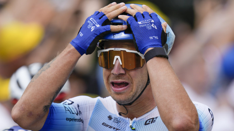 Groenewegen heals mental scars with Tour de France stage win