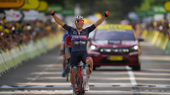 Mads Pedersen wins stage 13.