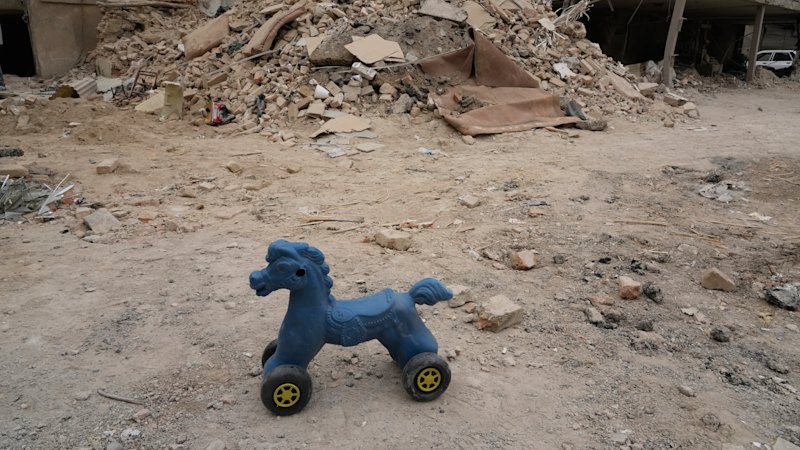 US consumer sentiment drops to record low on price concerns