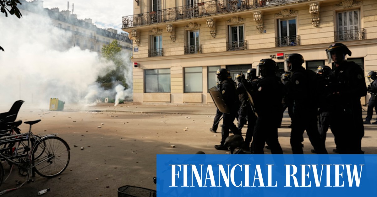 At what point does France’s debt crisis become Australia’s problem?