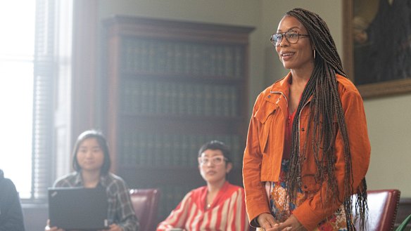 Karen Pittman as Dr Nya Wallace in And Just Like That ...