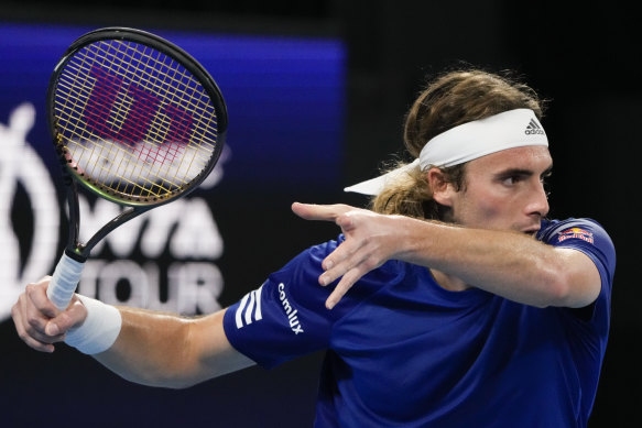 Tsitsipas fights for Greece’s last chance to stay in the United Cup.