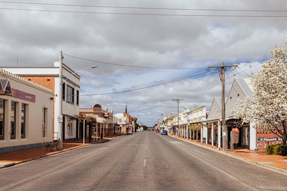 Donald's historic high street in rural Victoria.