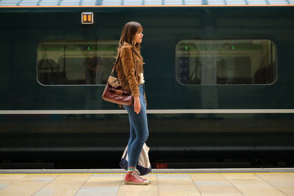 Emma Appleton plays a “more confident and forthright” version of Dolly Alderton in Everything I Know About Love.