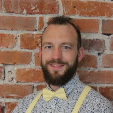 Mark FITTOCKS, 34, left school in 2001 and took a double degree at the University & # 39; Monash in astrophysics and mechanical engineering.