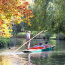 Feel every bit the tourist while punting down the Avon.