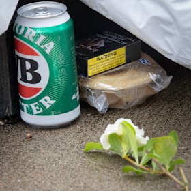 A tribute to Shane Warne’s common touch lies at the base of his MCG statue on Saturday morning.