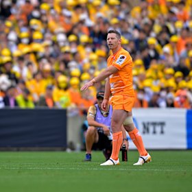 Foley kicking a conversion for Kubota.