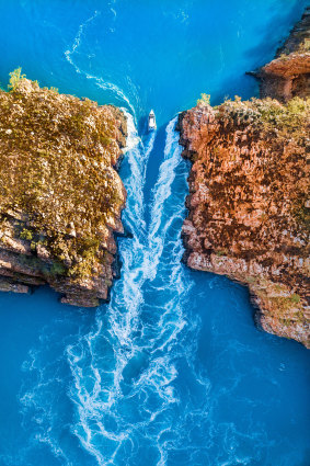 At Talbot Bay, a tidal change of 10-12 metres is not uncommon, giving the appearance of horizontal falls.