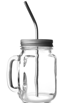 The coroner warned against the use of steel straws in a fixed lid.