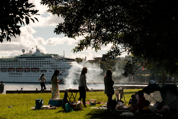 A picnic in the park can be fun and cost-friendly.