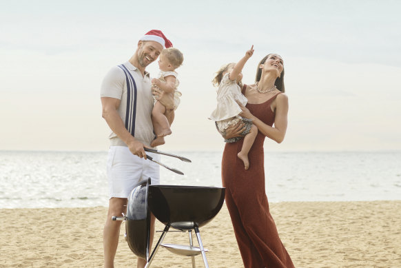 Kris wears M.J. Bale top and Polo Ralph Lauren shorts, from Myer. 
Sarah wears Scanlan 
& Theodore bodysuit and skirt.  Weber “Compact  Kettle” charcoal barbecue. Mila and Frankie wear Country Road. 