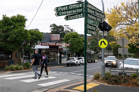 There are a surprisingly wide range of amenities in Upwey, including many cafes. 