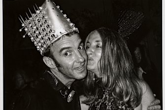 Sydney identities Jac Vidgen and Gretel Pinniger at her birthday (Sydney, 1991).