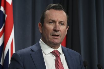 Le premier ministre de WA, Mark McGowan, a déclaré qu'il ne rouvrirait peut-être pas les frontières de son État à NSW, Victoria et l'ACT avant l'année prochaine.