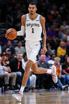 Wembanyama in action for Spurs during his rookie NBA season.