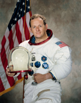 Astronaut Philip Chapman in an official NASA portrait.