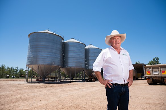 رئيس الاتحاد الوطني للمزارعين هاميش ماك إنتير يقول إن المنتجين والمستهلكين سيشعرون بالضغط نتيجة ارتفاع أسعار الأسمدة.