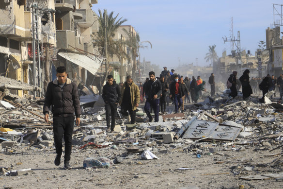 Some displaced Palestinians returned to Rafah on Sunday after a ceasefire took hold.