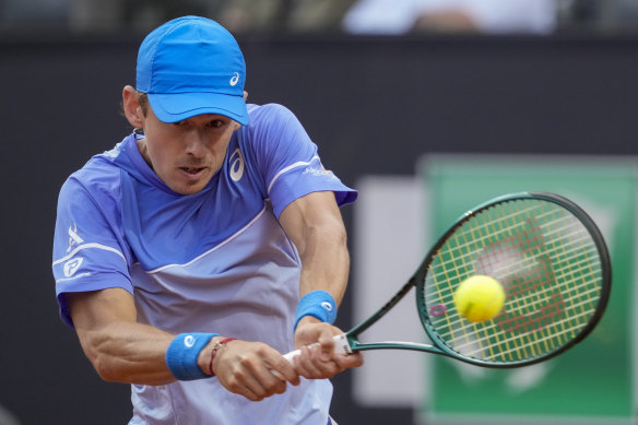 Alex De Minaur will look to break a barren spell for Australia’s men at Roland Garros.
