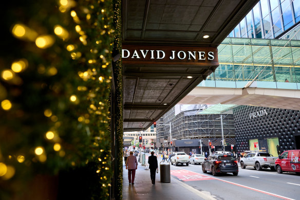 David Jones 2022 sales slipped slightly over the year to $2.06 billion, its latest accounts show.