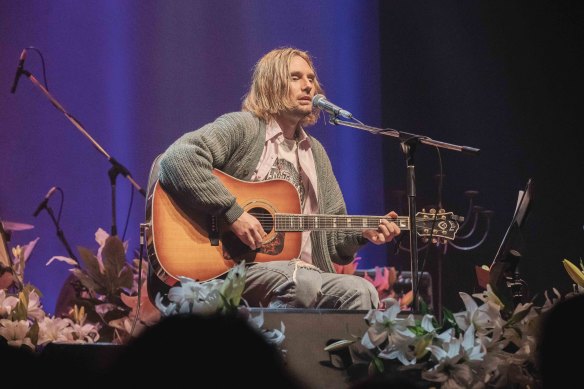 Perth musician Justin Burford takes on Kurt Cobain for his performance of Come As You Are: Unplugged and Beyond. 