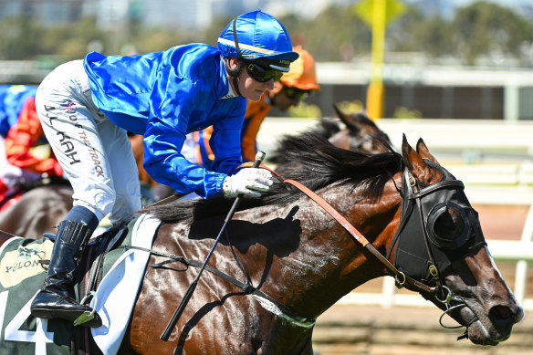 Jamie Kah wins the 2024 Newmarket Handicap on Cylinder.