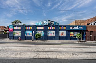 The 1200 sq m site at 476-478 High street came with a permit.