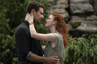 Theo James as Henry DeTamble and Rose Leslie as Claire Abshire in The Time Traveler’s Wife.