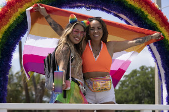 Adegan LGBTQ Tampa Bay berada di bawah mikroskop dalam reality show Tampa Baes.