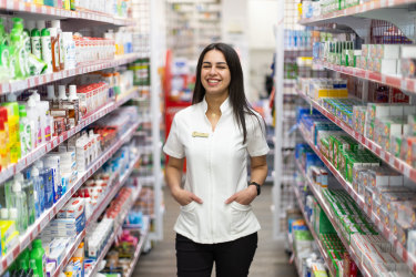 Pharmacist Ann Duraid Shwaita had no trouble finding a job after her studies.