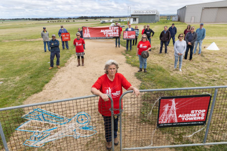 Massive pile-on in marginal Melton as planned power towers spark protests