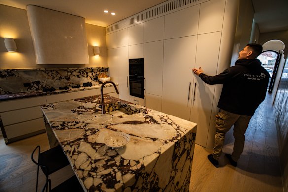 Calacatta Viola marble in the kitchen.