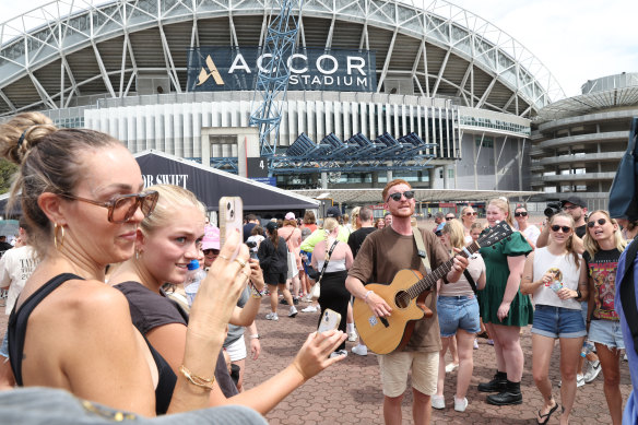 Crowd builds at Accor ahead of Taylor Swift’s first Sydney show