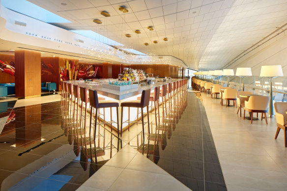 Etihad’s Terminal A lounge and bar.