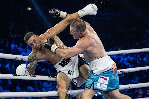 Paul Gallen on the charge.