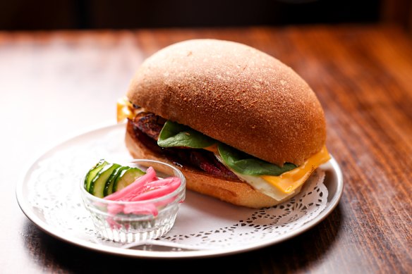 Hamon bulakenya brekkie roll.