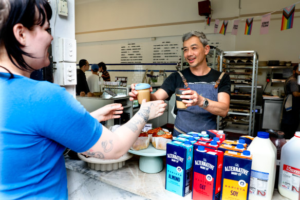 Christopher Thé at Hearthe cafe in  Stanmore offers a discount for bringing a reusable cup. 