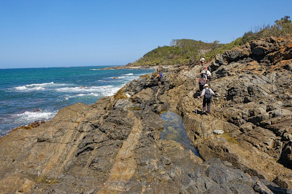 É mais fácil se sentir presente sem precisar carregar uma mochila pesada.